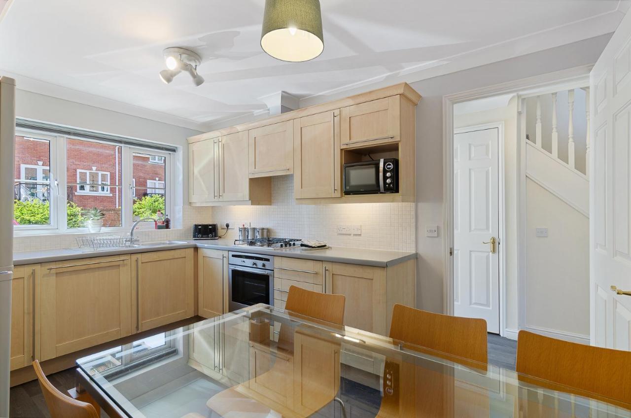 4Br Townhouse Wbalcony Free Parking Fast Wi-Fi Villa Norwich Exterior photo
