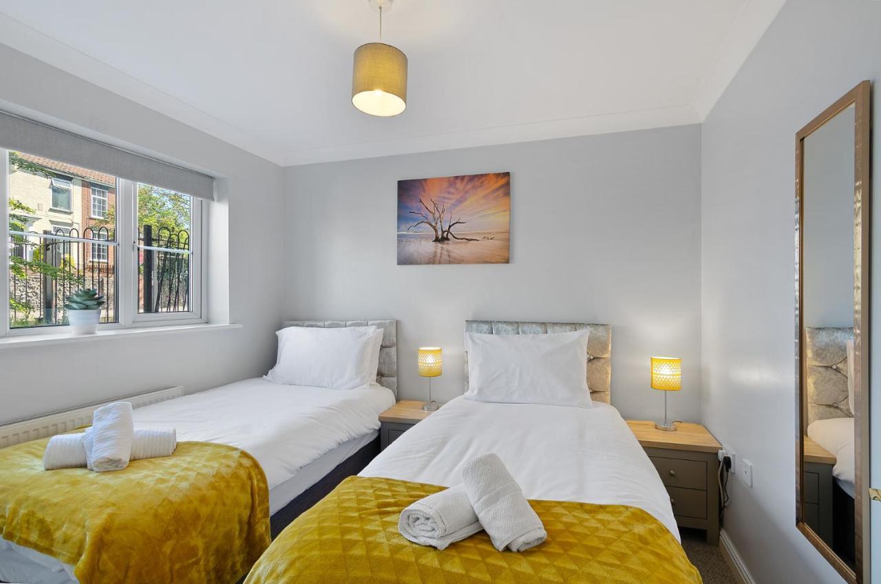 4Br Townhouse Wbalcony Free Parking Fast Wi-Fi Villa Norwich Exterior photo