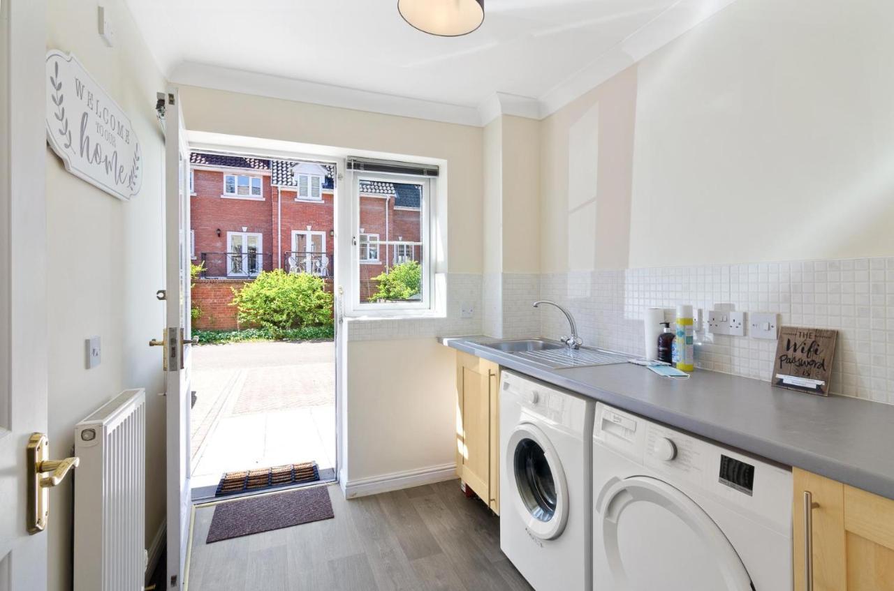 4Br Townhouse Wbalcony Free Parking Fast Wi-Fi Villa Norwich Exterior photo