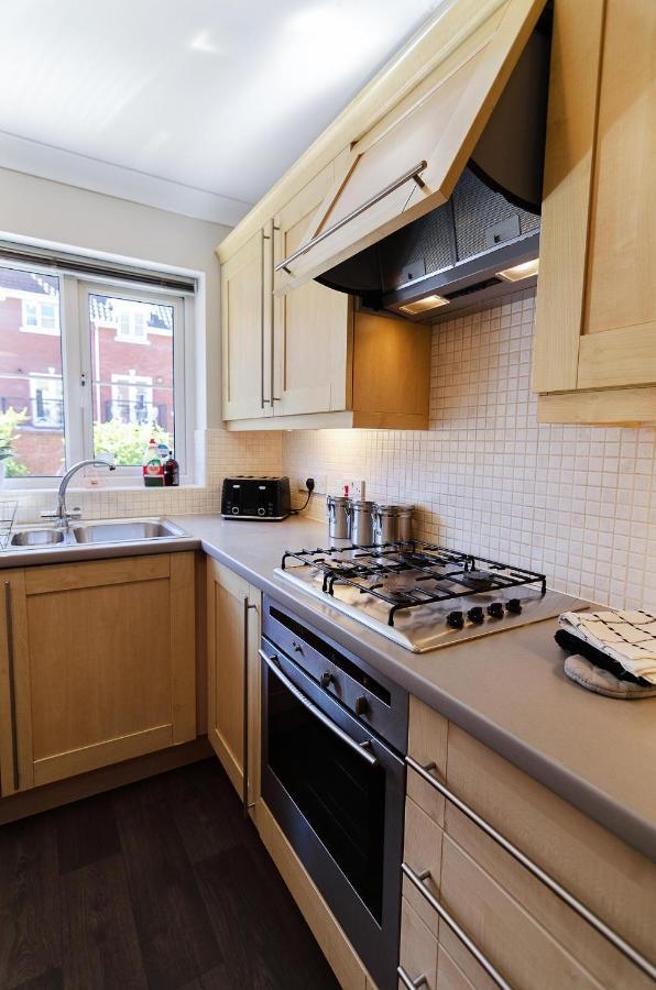 4Br Townhouse Wbalcony Free Parking Fast Wi-Fi Villa Norwich Exterior photo
