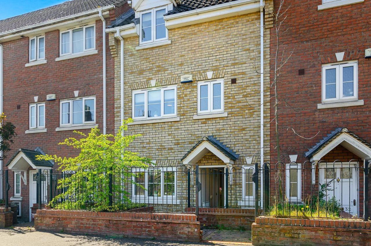 4Br Townhouse Wbalcony Free Parking Fast Wi-Fi Villa Norwich Exterior photo